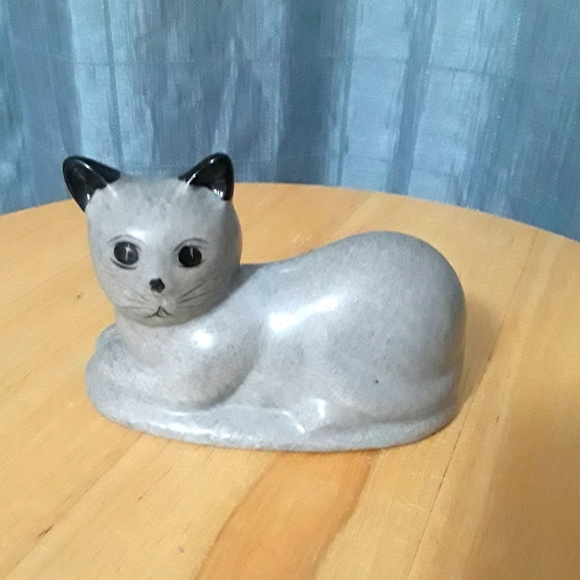 N/A Other - Vintage CERAMIC Gray Laying CAT